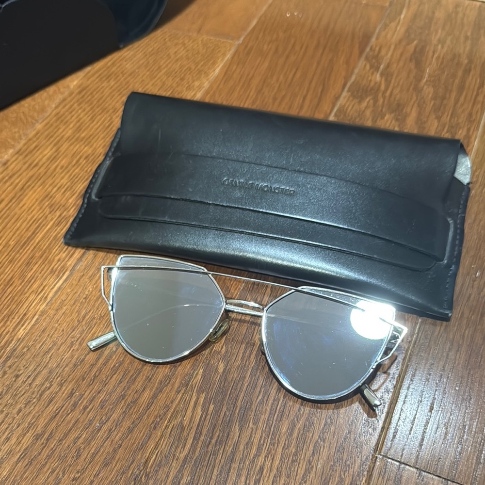 Gentle Mosted Vintage Love Punch Sunglasses